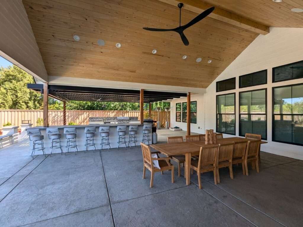 Luxury Swimming Pools (13)